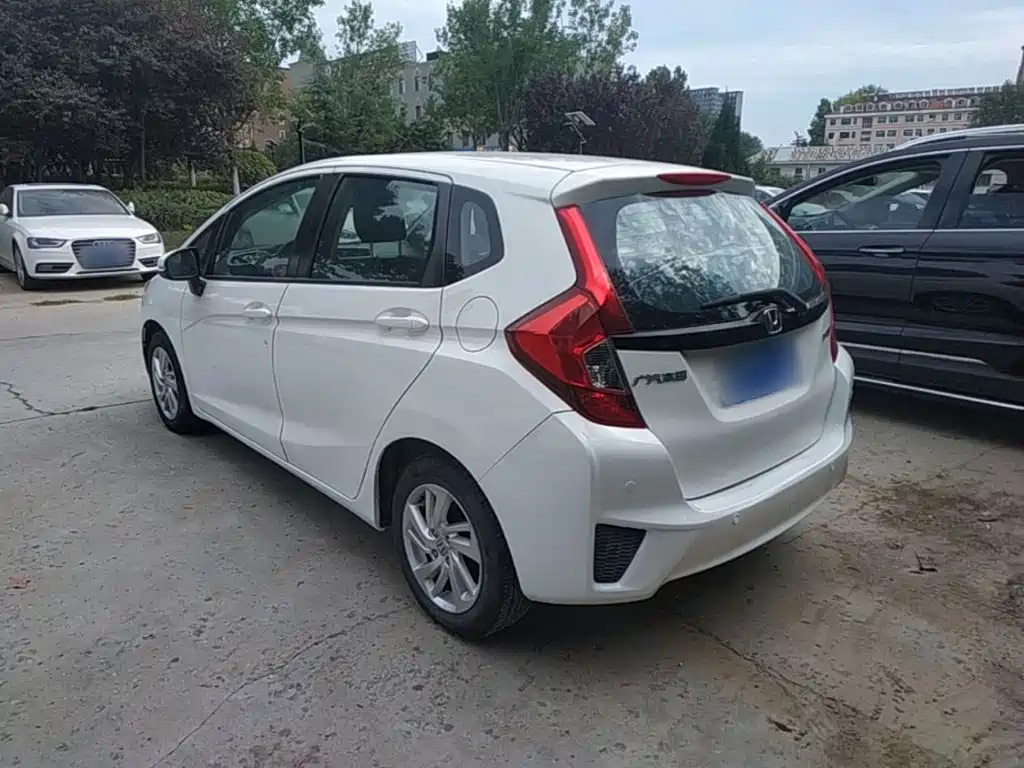 Honda Fit — миниатюра 5