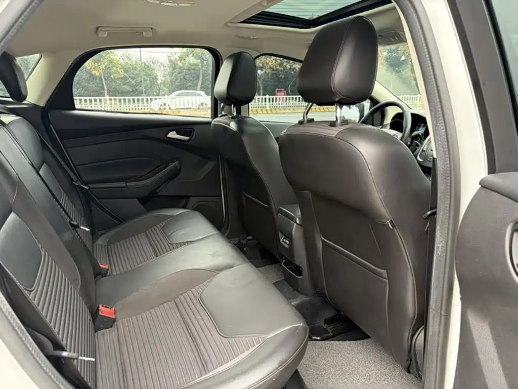 Ford Focus — миниатюра 15