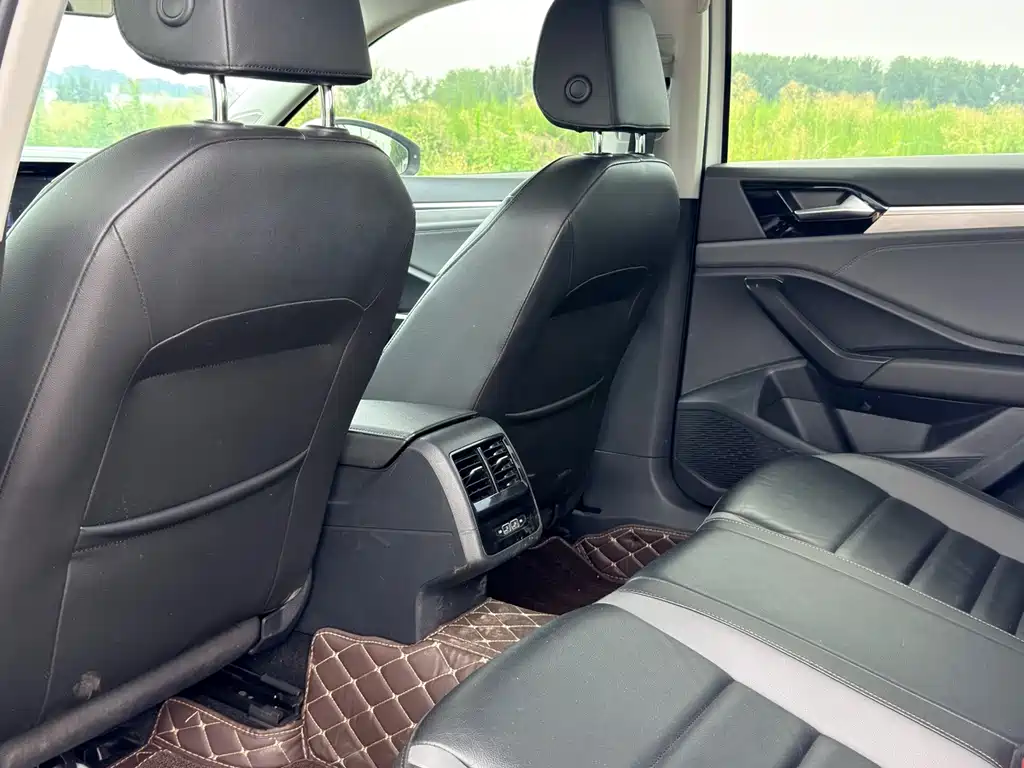 Volkswagen Sagitar — миниатюра 8