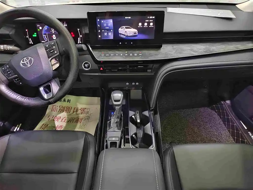 Toyota Camry — миниатюра 7