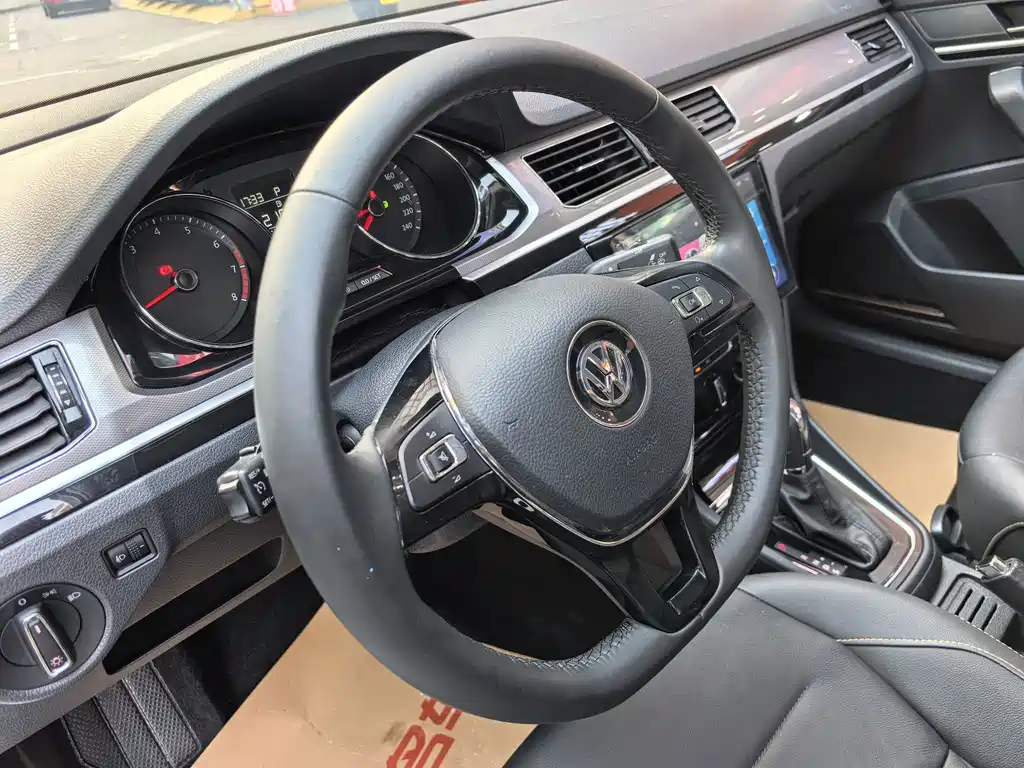 Volkswagen Bora — миниатюра 8