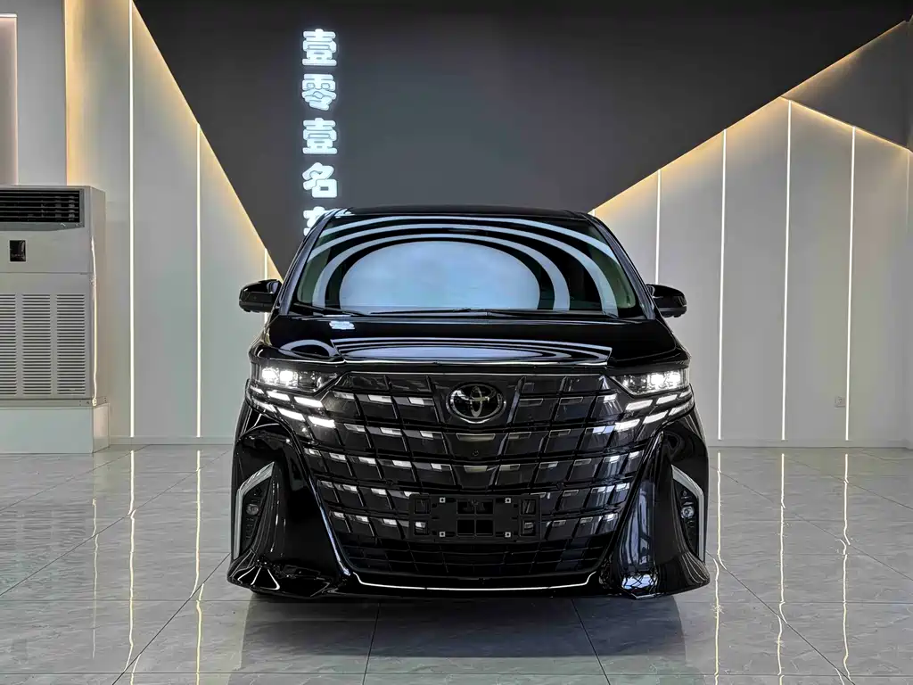 Toyota Alphard — миниатюра 2