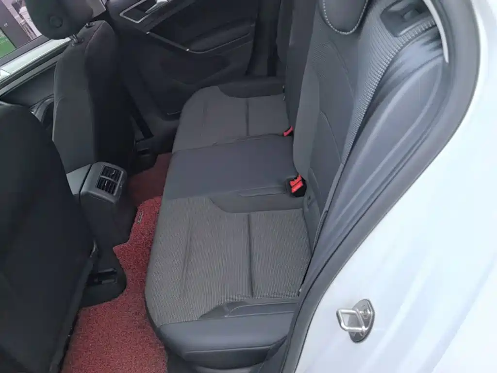 Volkswagen Golf — миниатюра 13