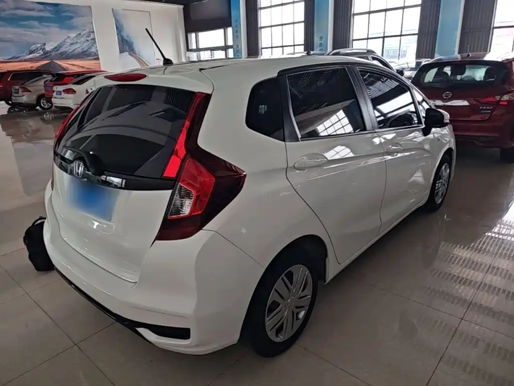 Honda Fit — миниатюра 7