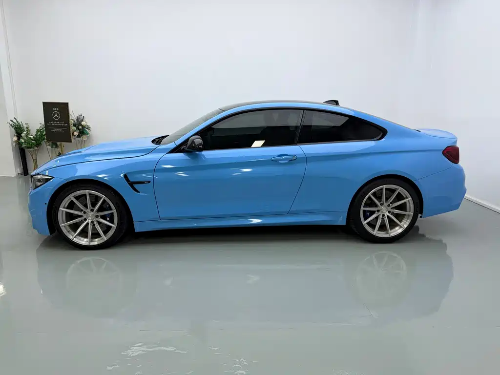 BMW M4 — миниатюра 4
