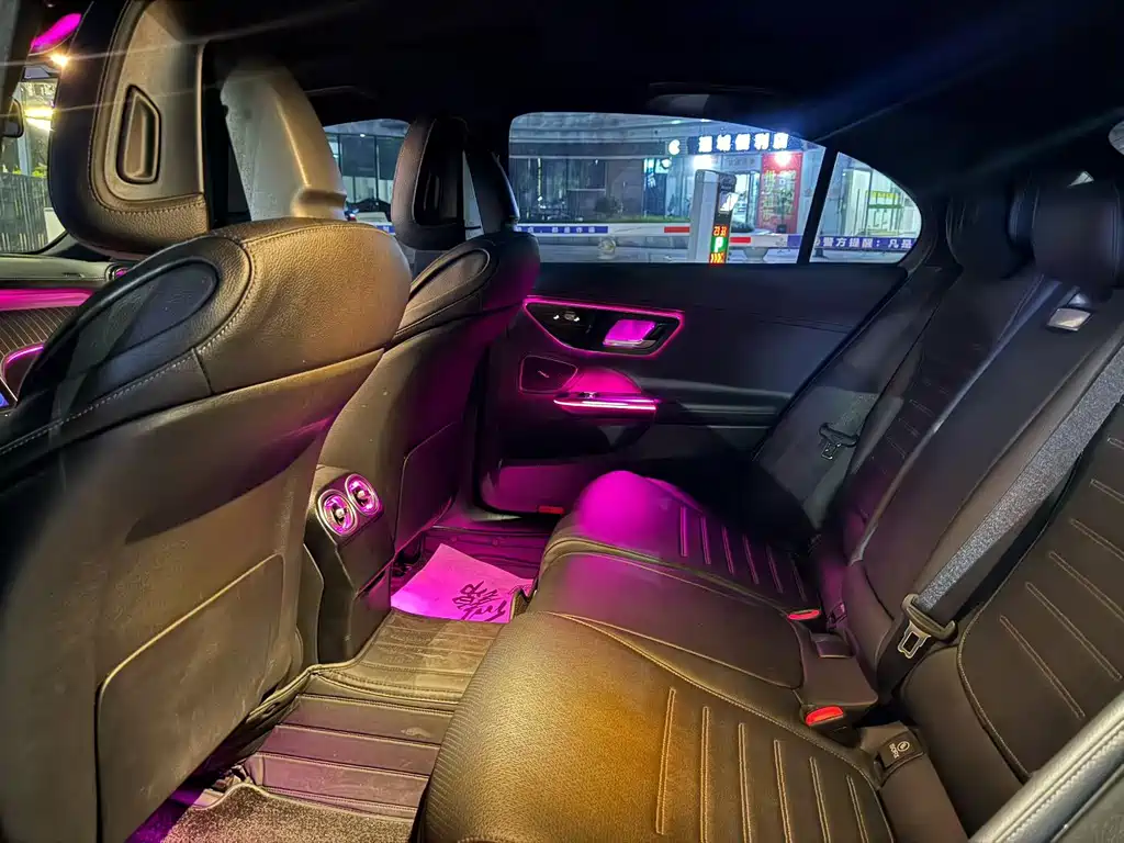 Mercedes-Benz C-Class — миниатюра 5