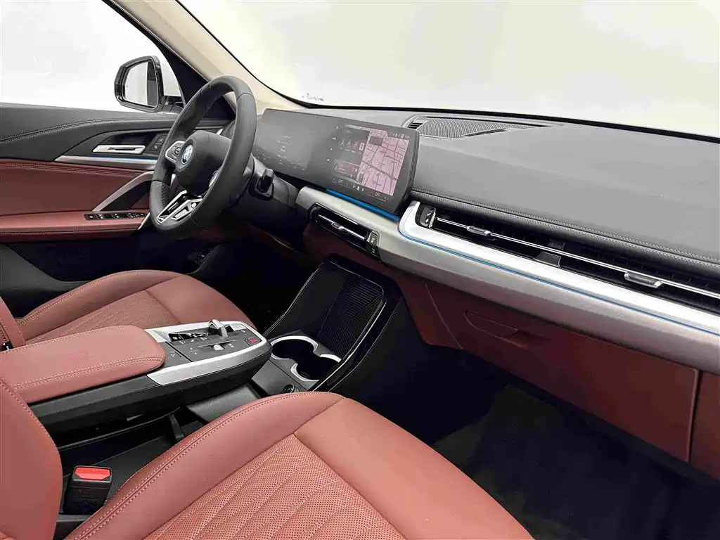 BMW iX1 — миниатюра 16