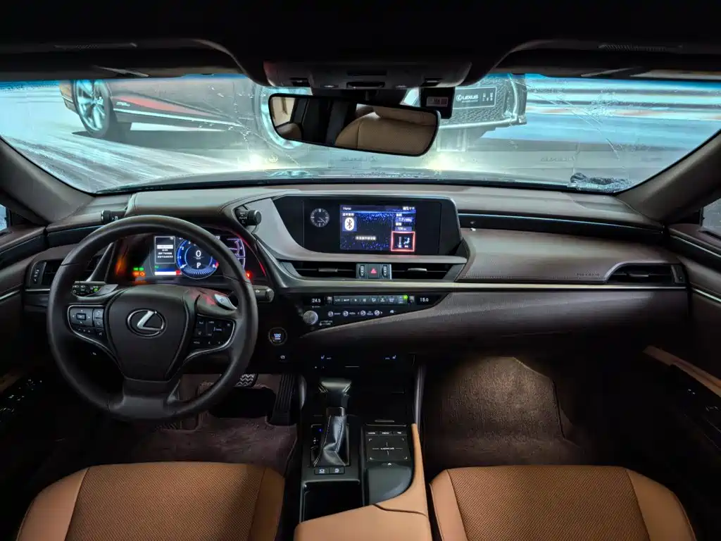 Lexus ES — миниатюра 6