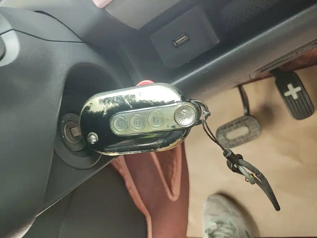 Wuling MINIEV — миниатюра 9