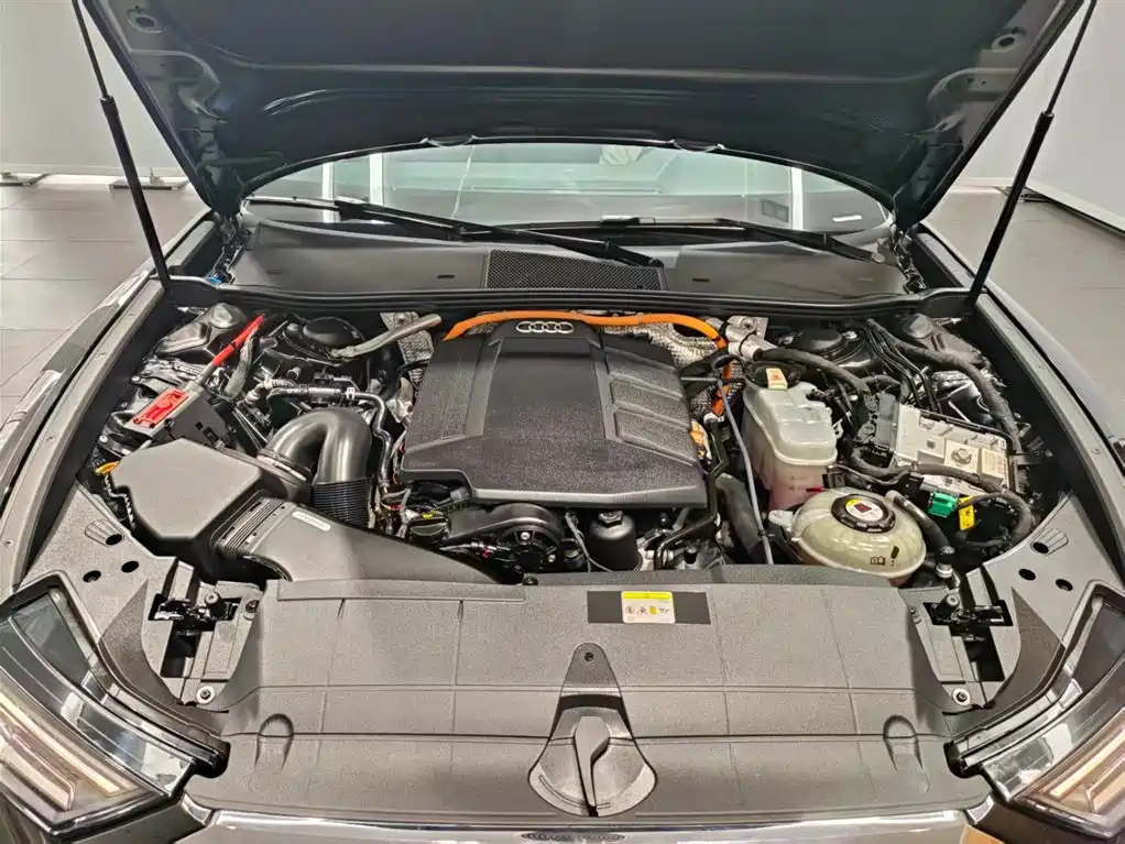 Audi A6L New Energy — миниатюра 8
