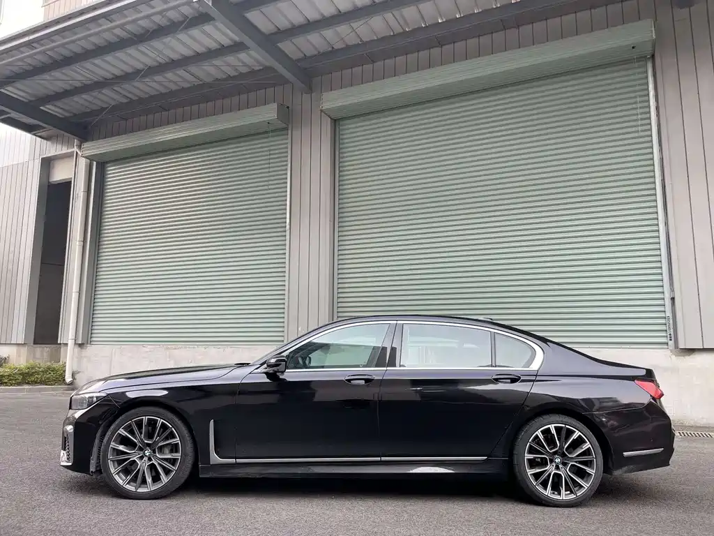 BMW 7 Series 7 2017 750Li xDrive мест