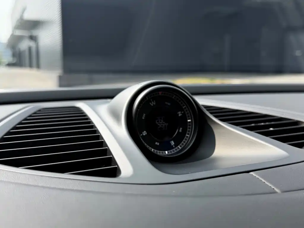 Porsche Macan EV — миниатюра 14