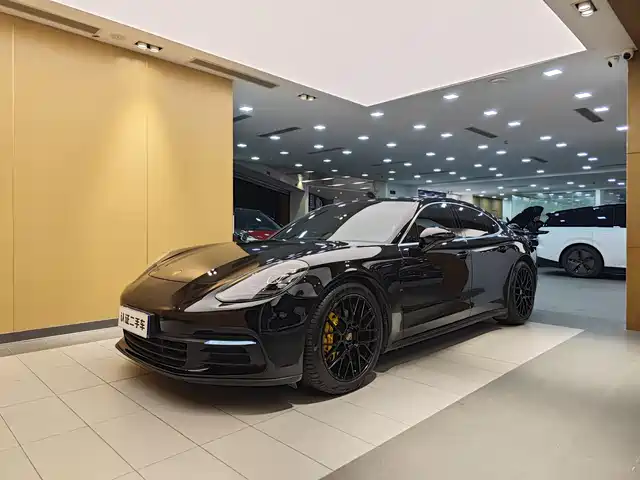 PORSCHE PANAMERA 2020