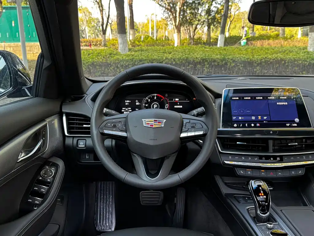 Cadillac CT5 — миниатюра 7