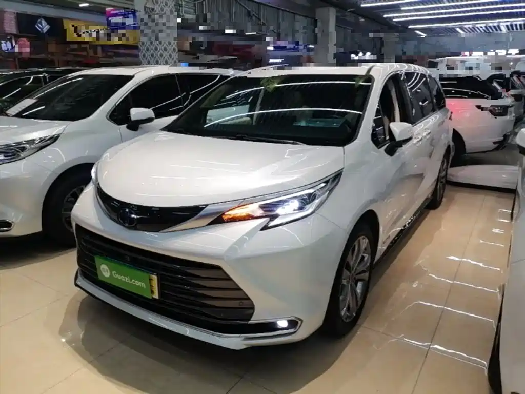 Toyota Sienna 2023 2.5L Luxury