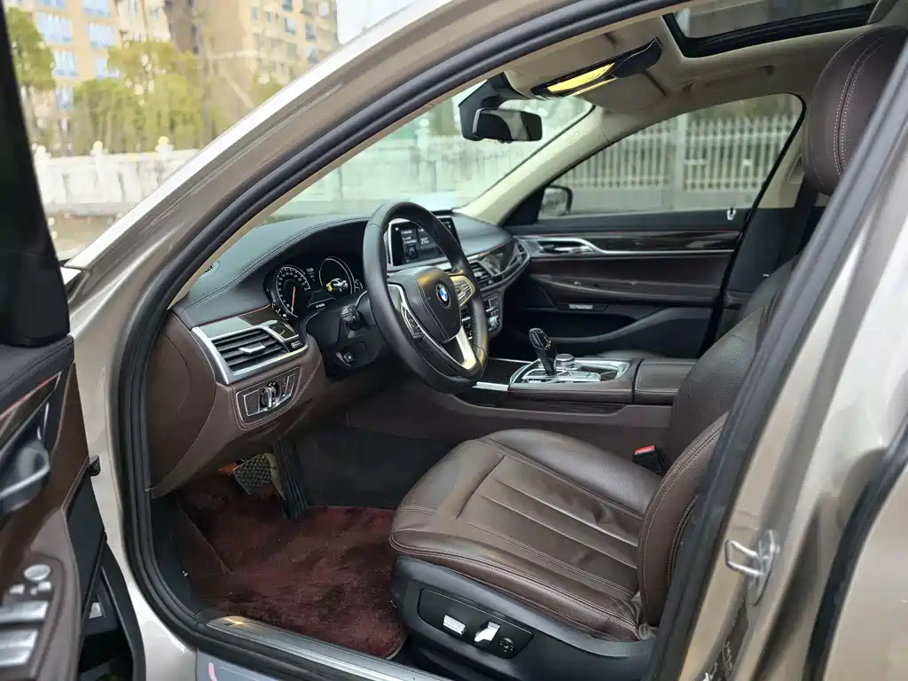 BMW 7 SERIES