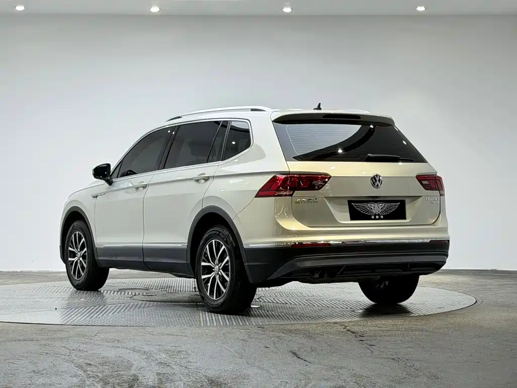 Volkswagen Tiguan L — миниатюра 3