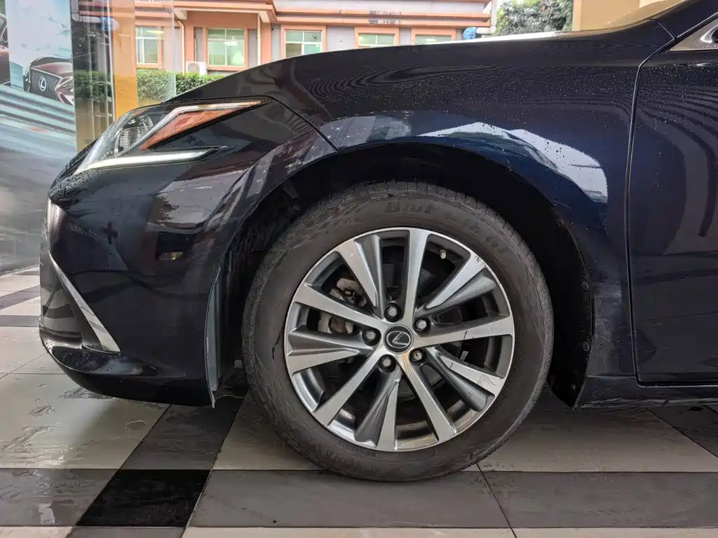 Lexus ES — миниатюра 9
