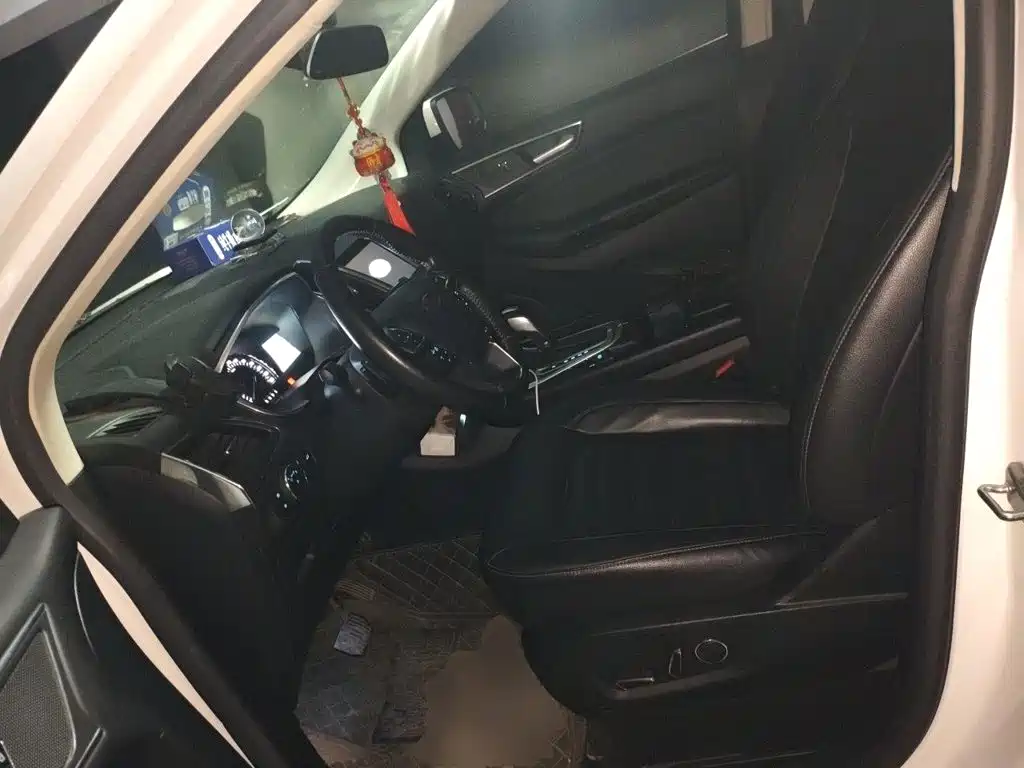 Ford Edge — миниатюра 16