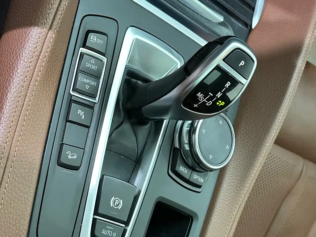 BMW X6 — миниатюра 11