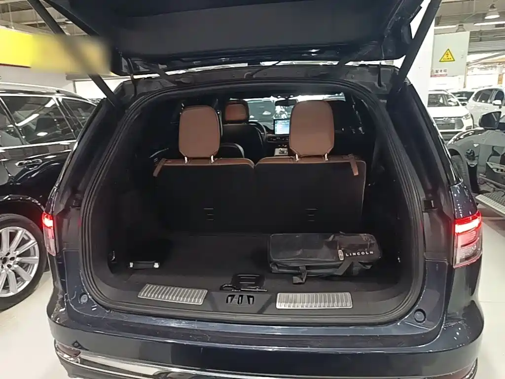Lincoln Aviator — миниатюра 18