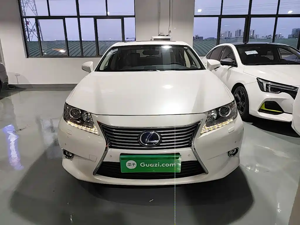 Lexus ES — миниатюра 3
