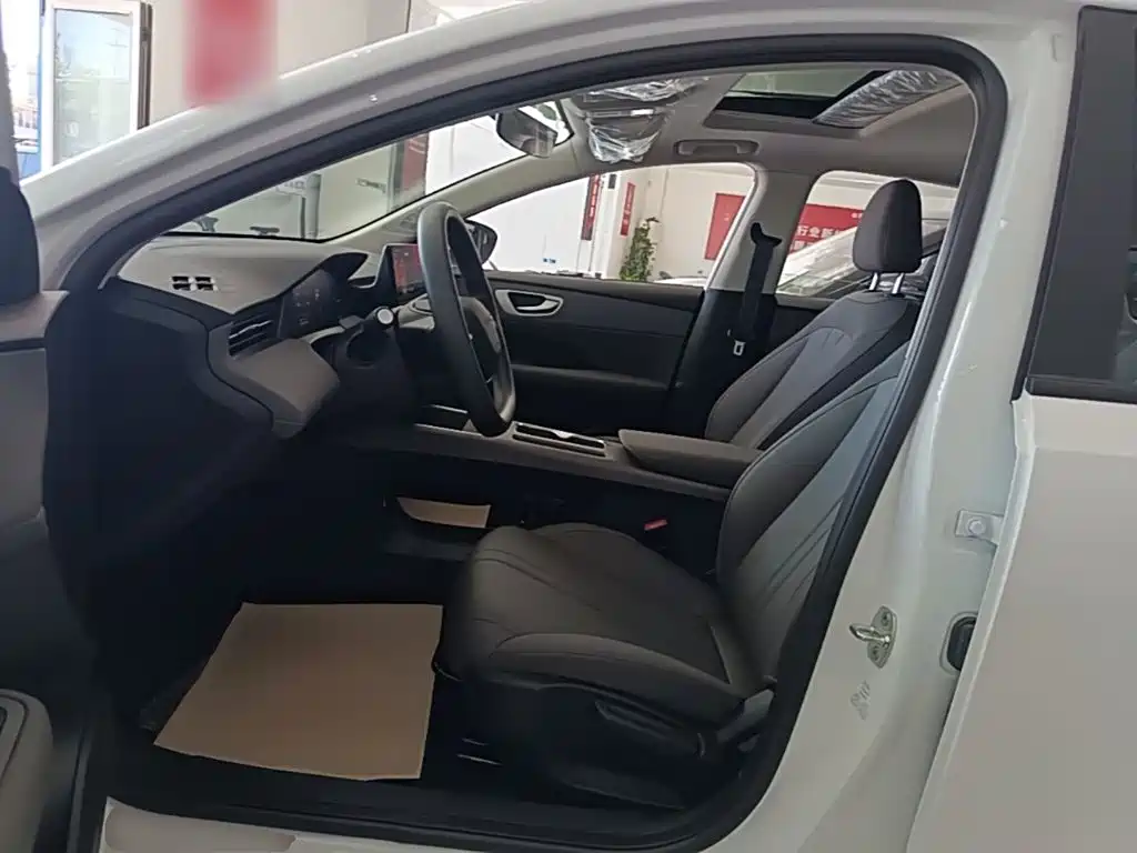 Roewe D6 — миниатюра 15