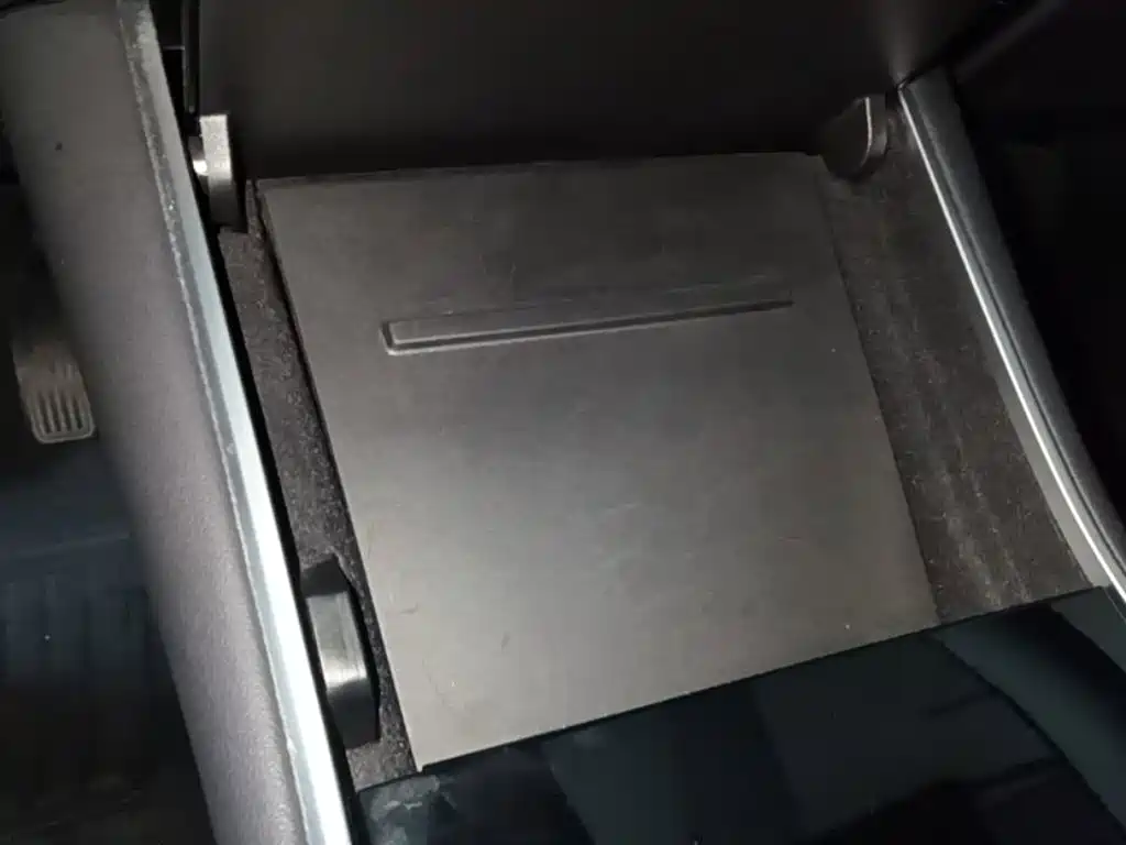 Tesla Model 3 — миниатюра 9
