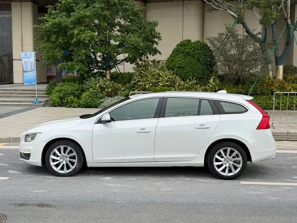 Volvo V60 2015 T5