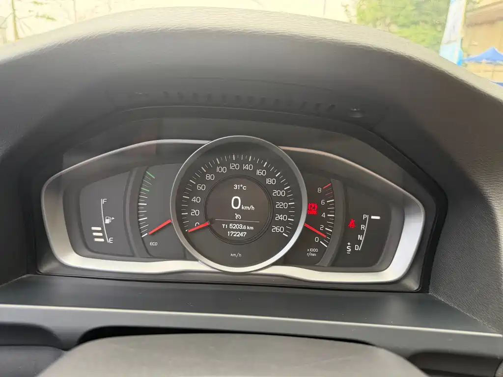 Volvo V60 2015 T5
