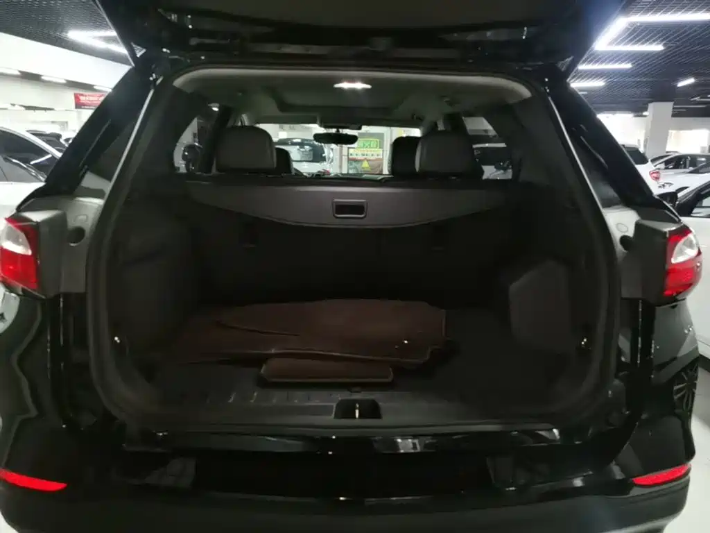 Chevrolet Equinox — миниатюра 19