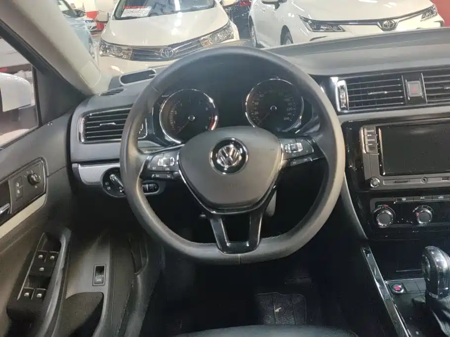 Volkswagen Sagitar — миниатюра 15