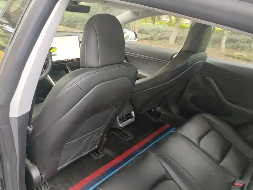 Tesla Model 3 — миниатюра 15