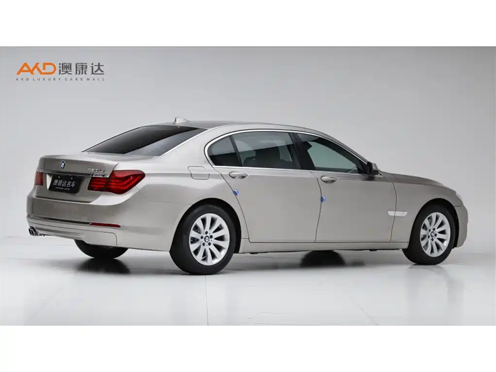BMW 7 Series — миниатюра 3