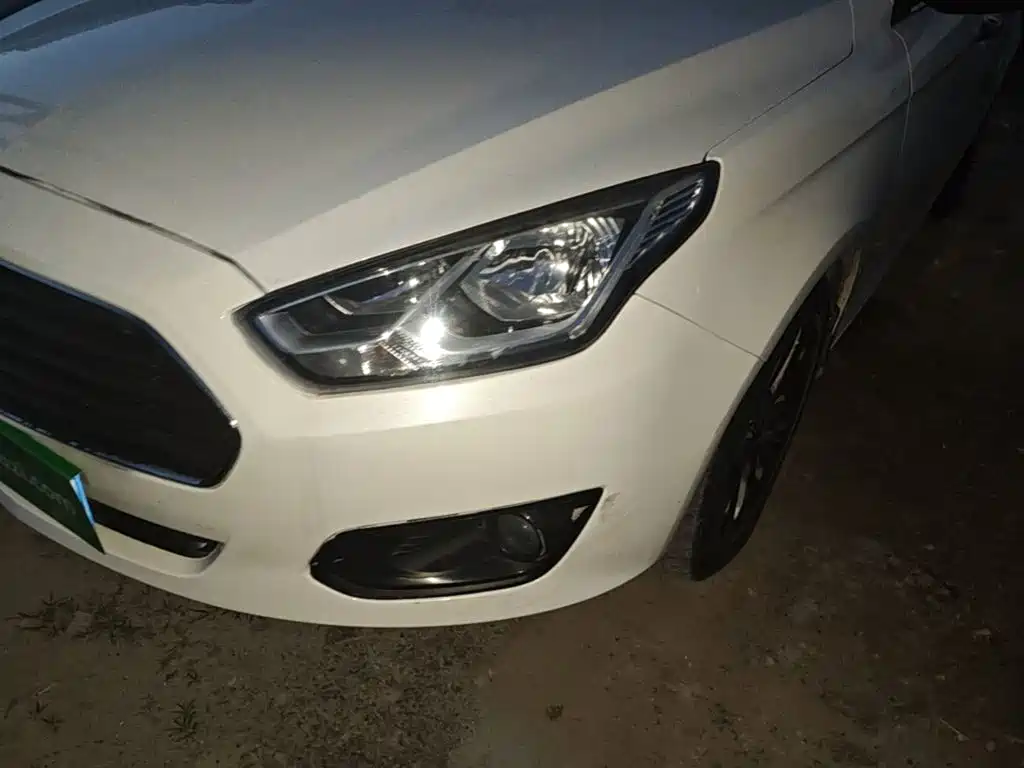 Ford Escort — миниатюра 24
