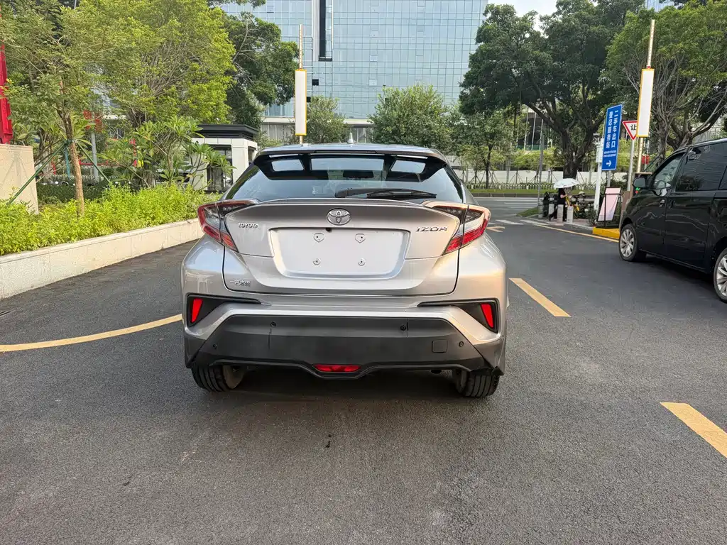 Toyota IZOA — миниатюра 6