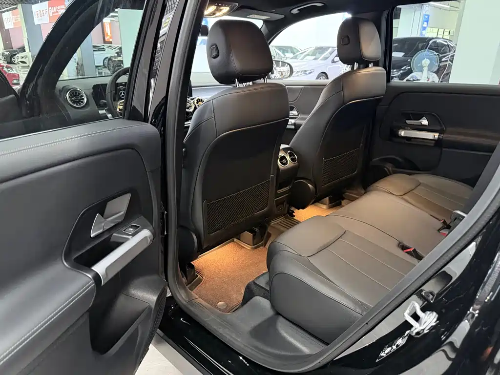 Mercedes-Benz GLB — миниатюра 5