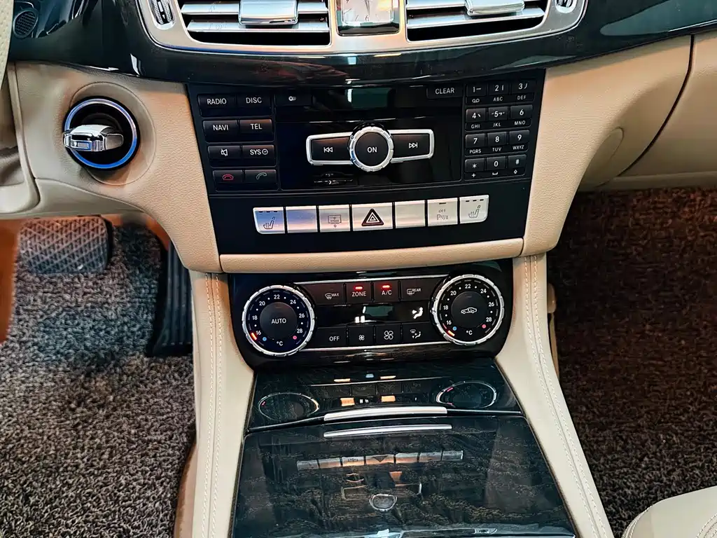 Mercedes-Benz CLS — миниатюра 15