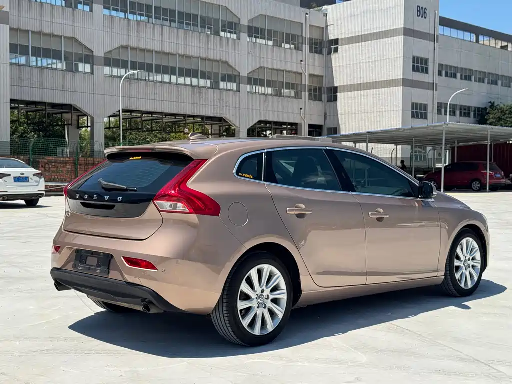 Volvo V40 — миниатюра 5