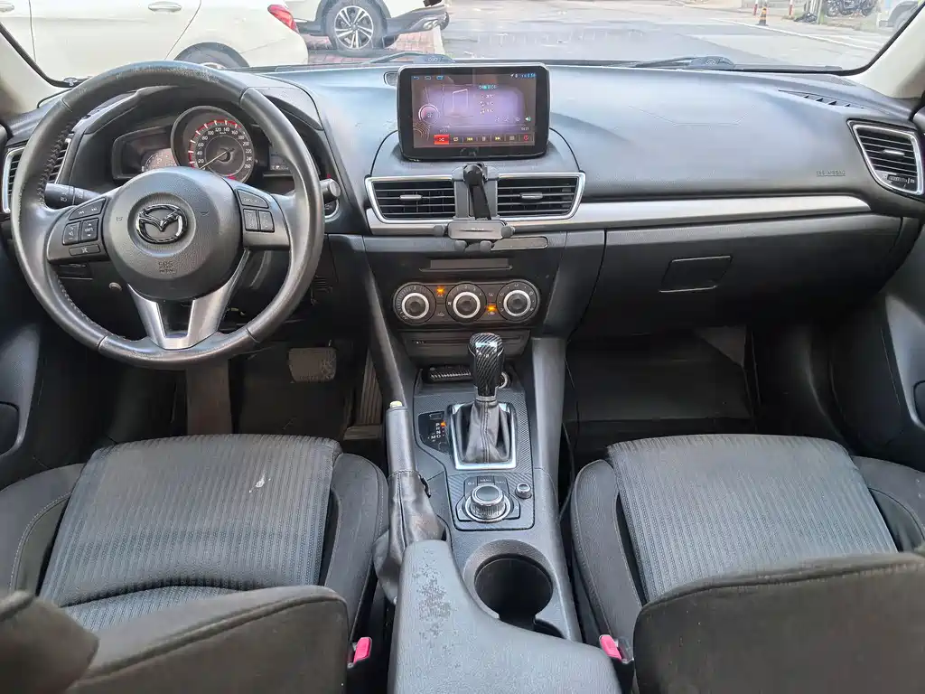 Mazda Mazda3 3 2016 1.5L AT Comfort