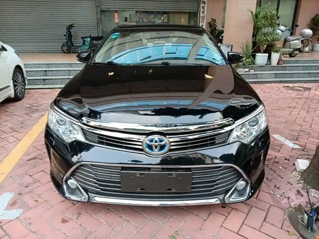 Toyota Camry — миниатюра 3