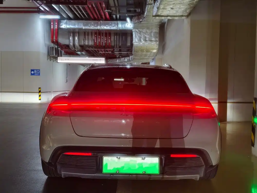 Porsche Taycan — миниатюра 14