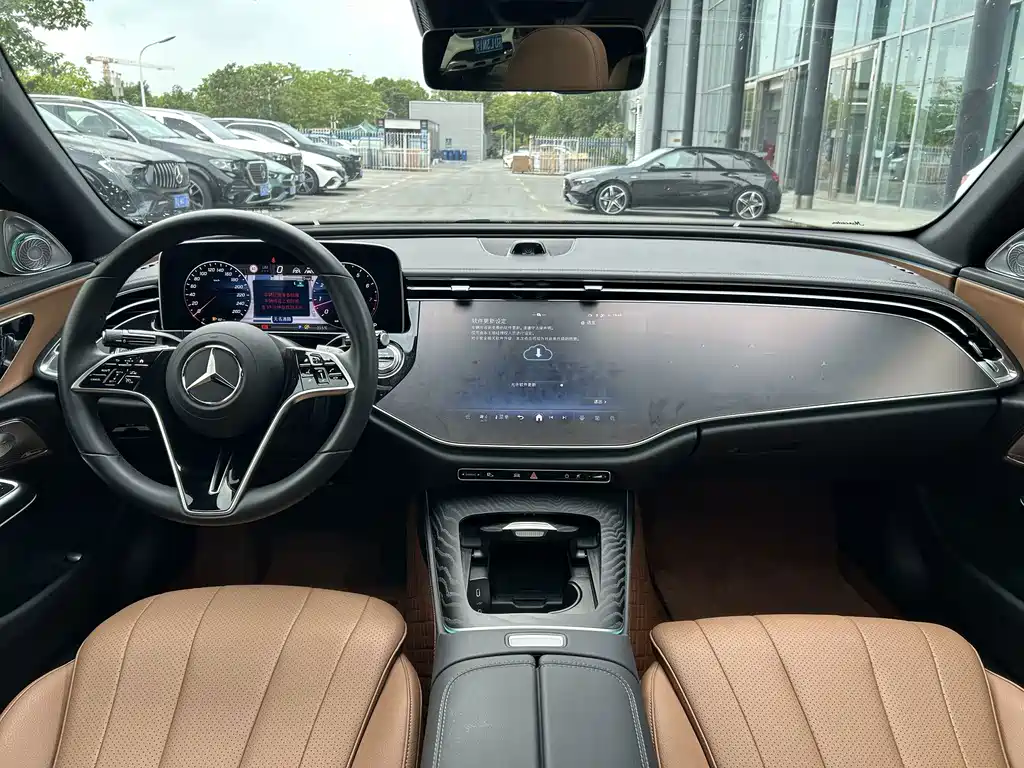 Mercedes-Benz E-Class (Import) — миниатюра 18