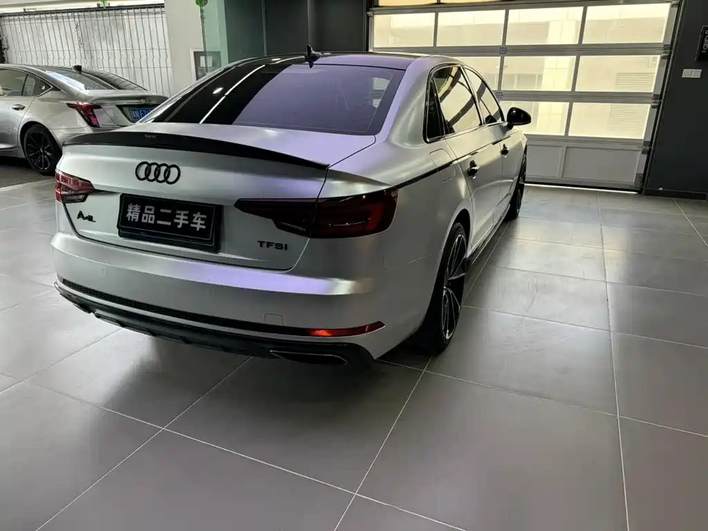 Audi A4L 2019 40 TFSI Fashion VI