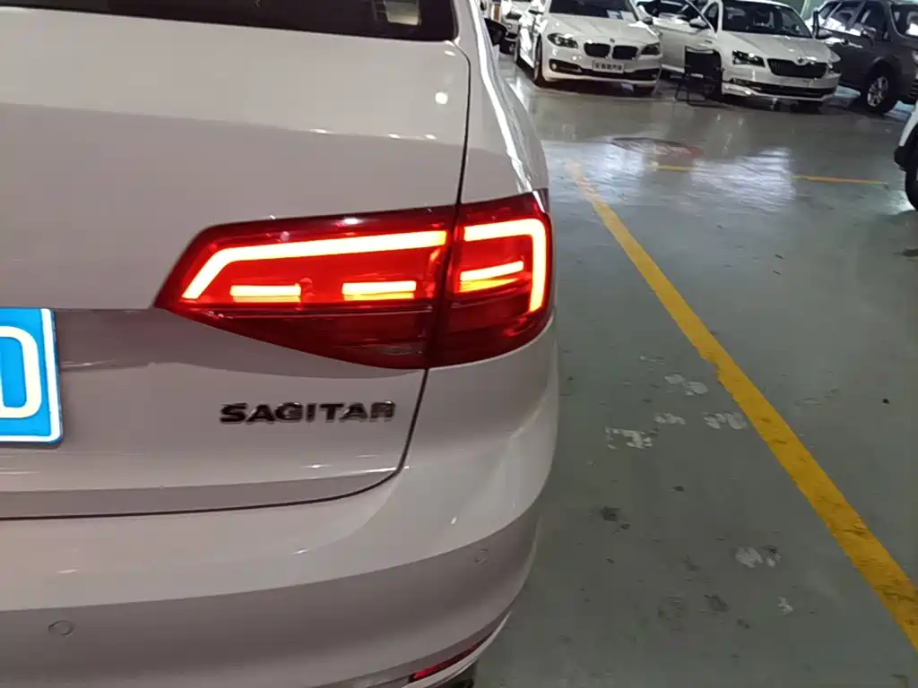 Volkswagen Sagitar — миниатюра 8