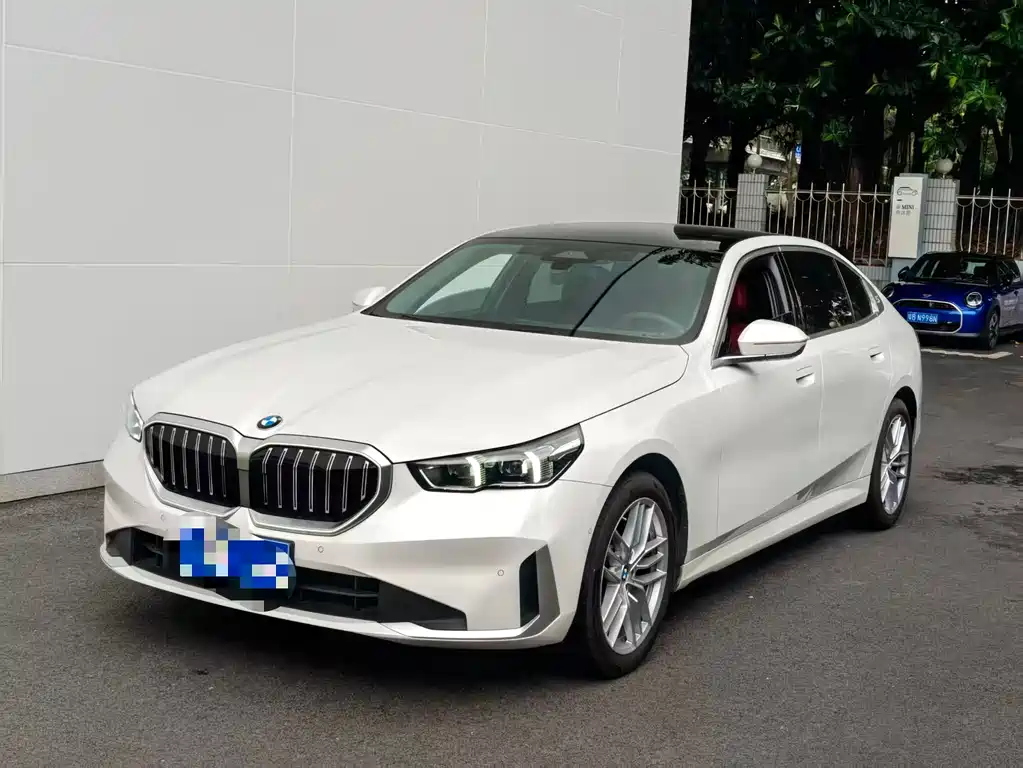 BMW 5 Series 2024