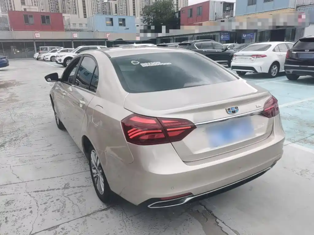Geely Emgrand — миниатюра 5