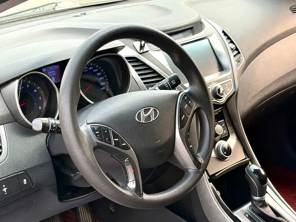 Hyundai Elantra Langdong — миниатюра 17