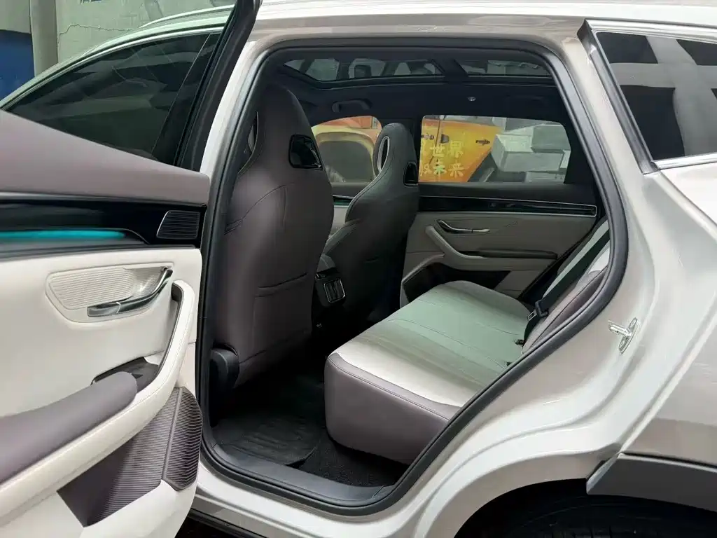 BYD PLUS New Energy — миниатюра 8