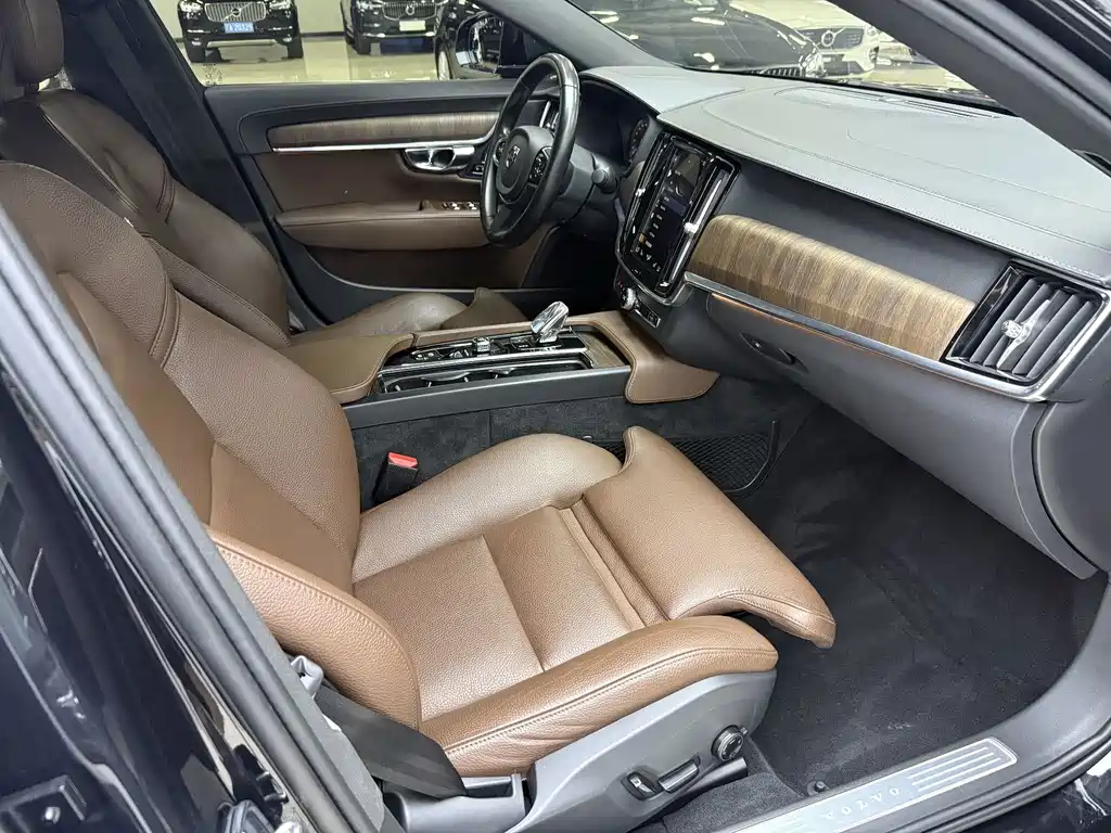 Volvo S90 — миниатюра 6